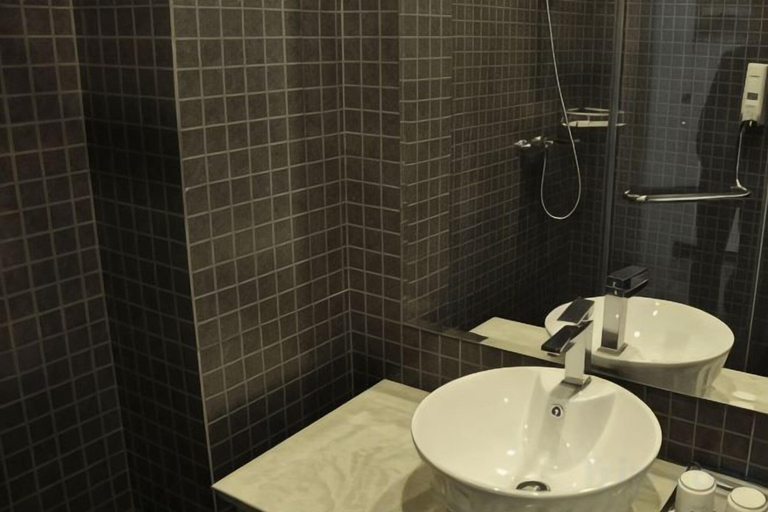 Bathroom 3, Yantong Hotel, Nantong