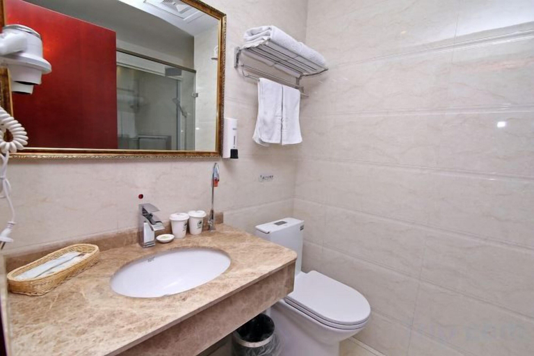 Bathroom, GreenTree Inn (Shanghai Malu Metro Station), Shanghai