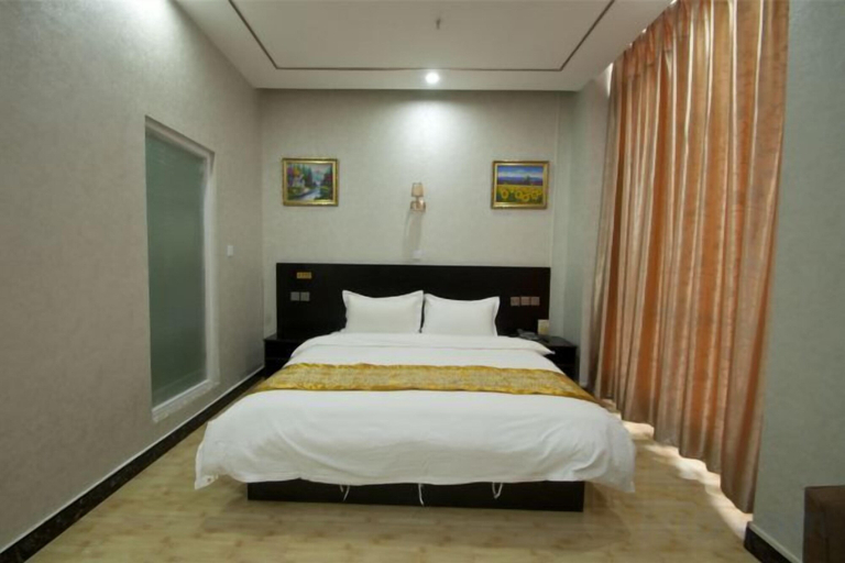 Bedroom 2, Seven Hotels, Linyi