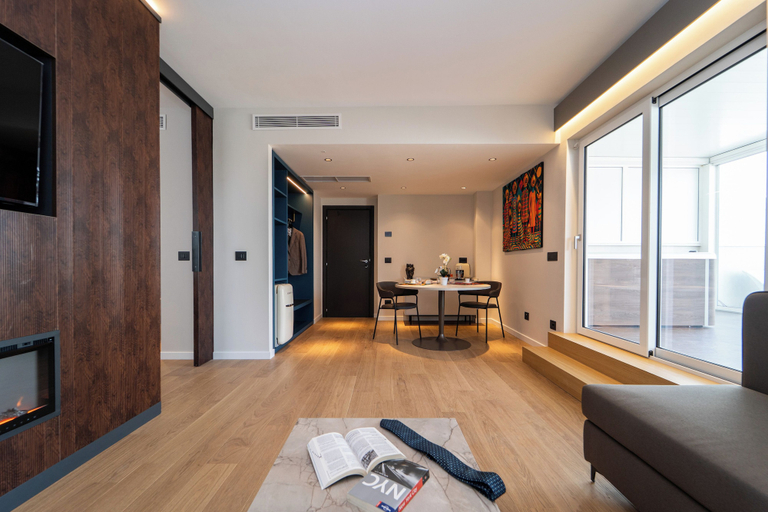 Others 5, Executive Luxury Hotel, Cosenza