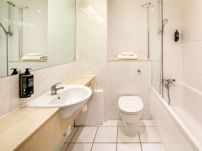 Bathroom 4, greet London Harlow, Essex