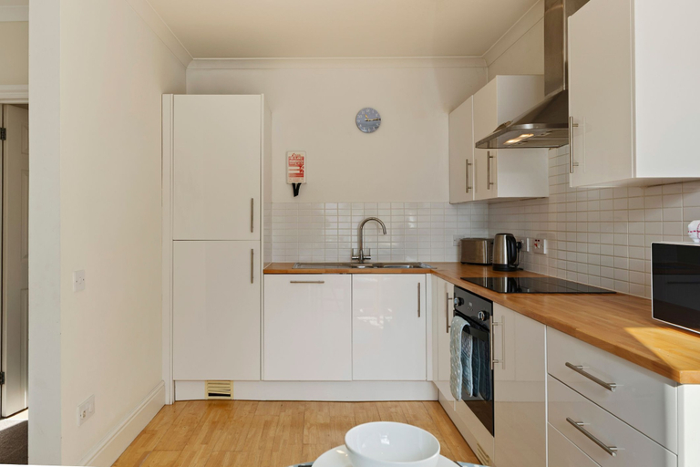 Others 3, Potters Wheel - Central Location Near the Beach, Pembrokeshire