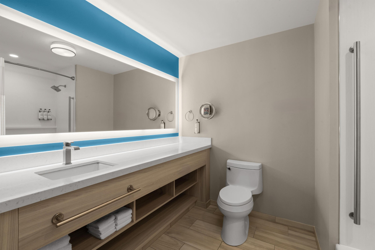 Bathroom 4, Best Western Premier Winnipeg East, Division No. 11