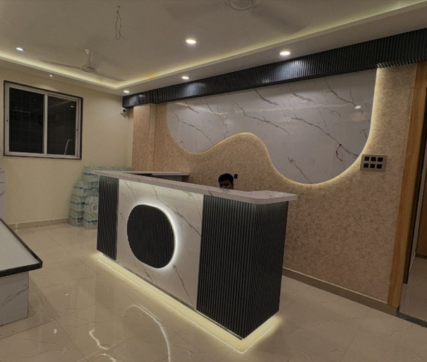 Others 3, Hotel Supreme Stay, Pune