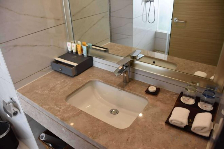 Bathroom 4, Kunming HNA Flight Hotel, Kunming