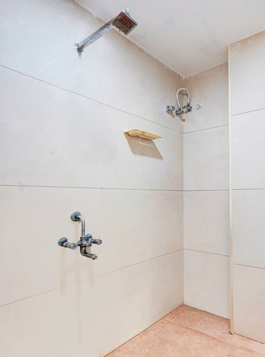 Bathroom 4, Hotel O Sriperambadhur, Kancheepuram