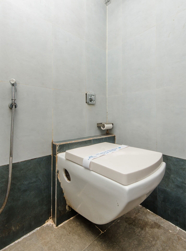 Bathroom 3, Hotel O Alfa Grand, Mumbai Suburban