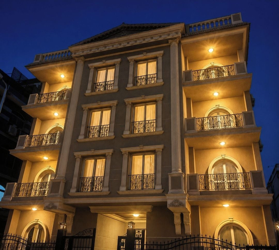 Exterior & Views