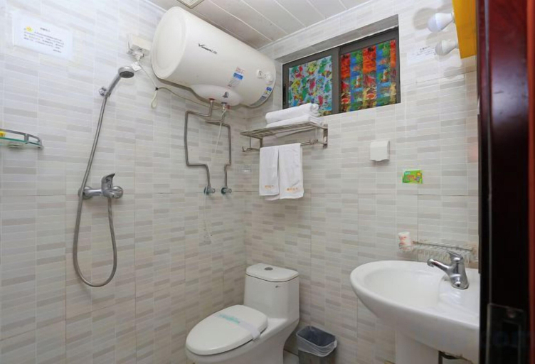 Bathroom 3, Teng Hua Hotel, Kunming