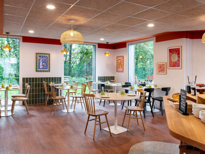 Food & Drinks 5, ibis Styles Prevessin Geneve Airport, Ain