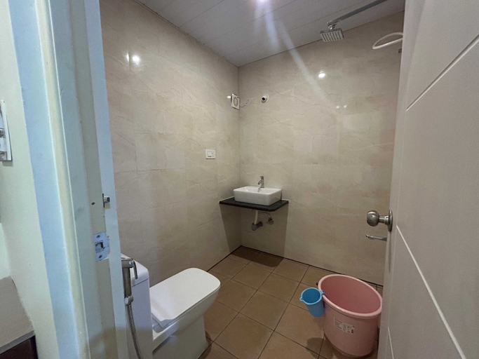 Bathroom, Hotel O U.G. Grand, Bangalore