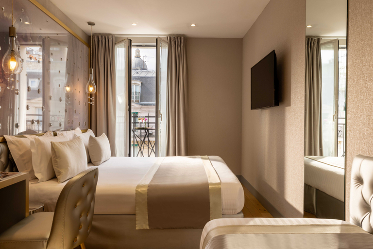 Bedroom 3, Les Bulles de Paris, Paris