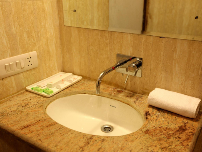 Bathroom, Hotel The Class, Delhi