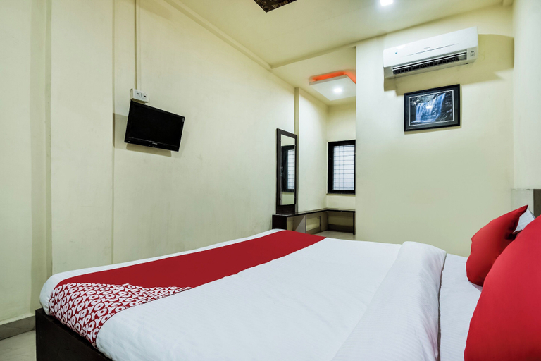 Others 2, Hotel O Hotel Aryan, Buldana