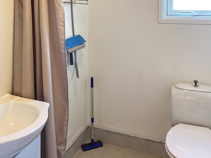 Bathroom 3, 6 Person Holiday Home in Hovborg, Vejen