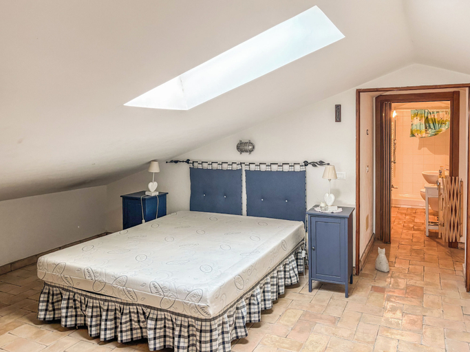 Others 1, Casal del Falco, Viterbo