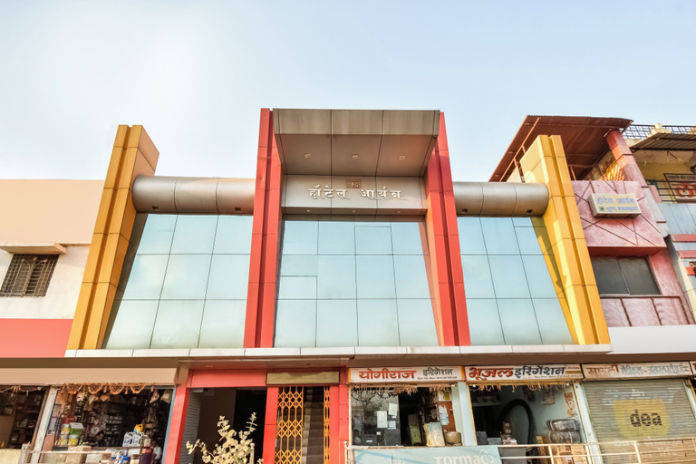 Others 3, Hotel O Hotel Aryan, Buldana