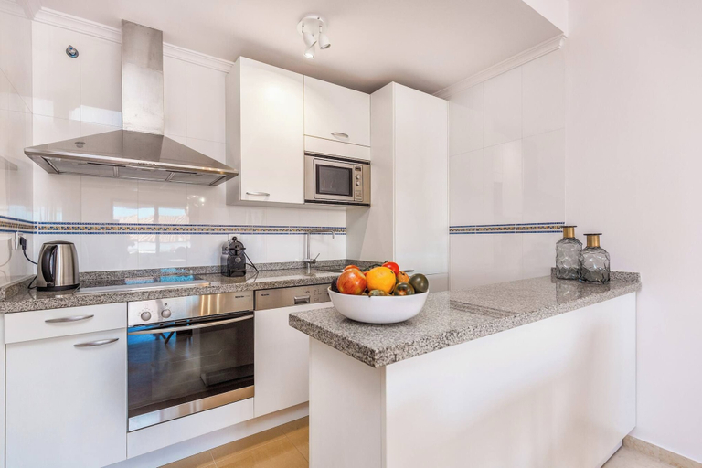 Others 3, Charming Apartment With a Terrace and Ocean View, Málaga