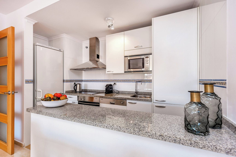 Others 5, Charming Apartment With a Terrace and Ocean View, Málaga