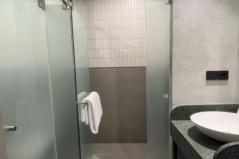 Bathroom 5, Atooi Hotel Alam Sutera, Tangerang