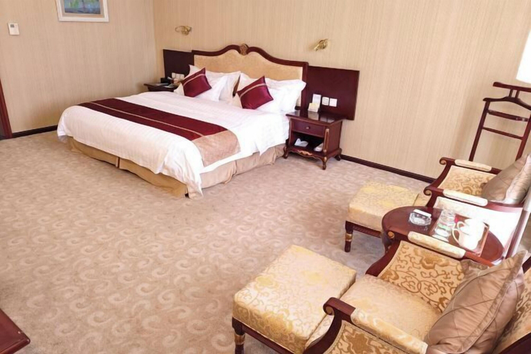 Bedroom 2, Mangshi Hotel, Dehong Dai and Jingpo