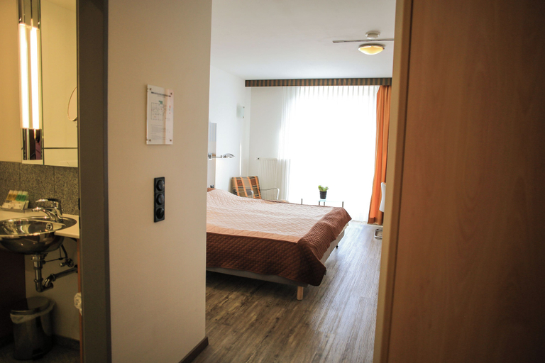 Bedroom 2, Hotel Arina, Waldshut