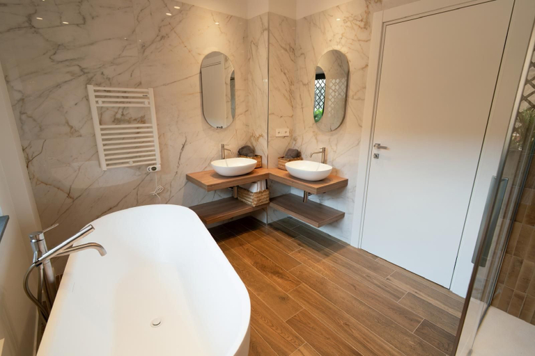 Others 3, Charming Catania Apartment With Private Entrance, Balcony and Kitchen, Catania