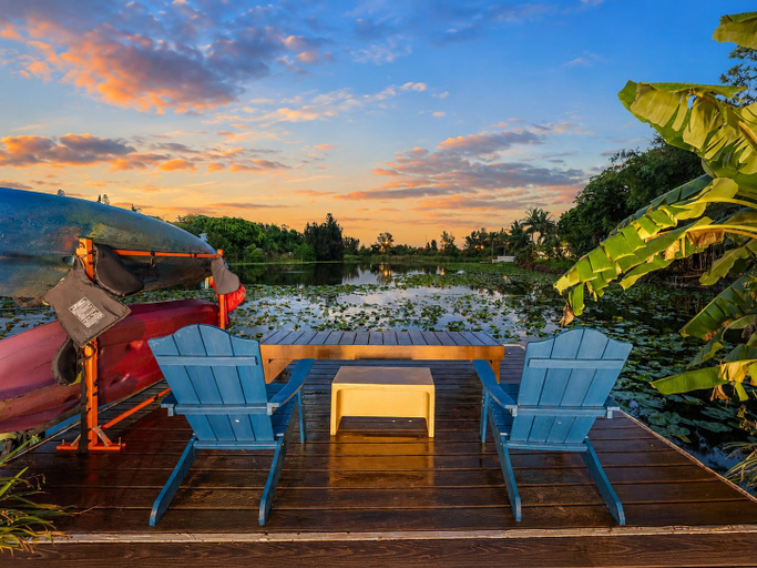 Others 3, 2 Homes Hot Tubs X2 Heated Pool Fire Pit 7 Bedroom Home, Palm Beach