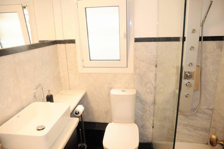 Bathroom, Lovely Apartment Under the Acropolis, Attica