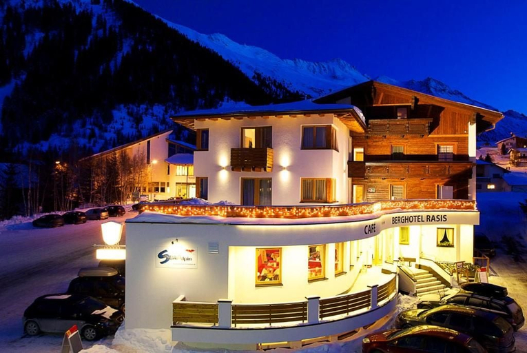Exterior & Views 2, Berghotel Rasis, Landeck