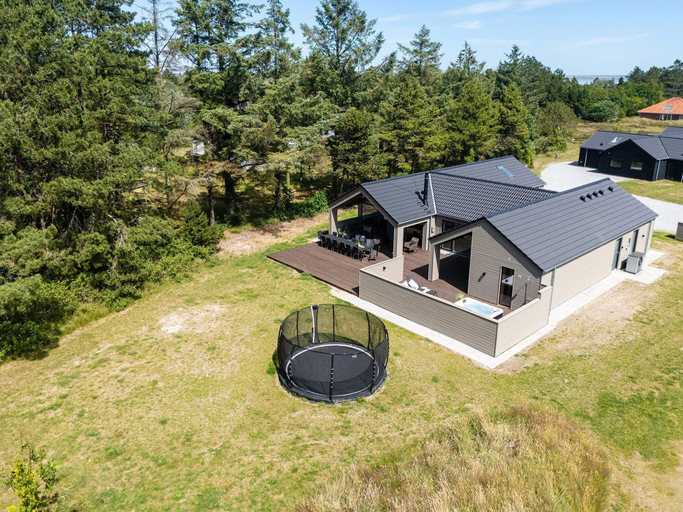 Others 5, 5 Star Holiday Home in Romo, Tønder