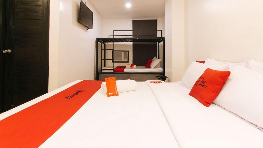 Bedroom, Reddoorz Plus Near Bamboo Organ Las Pinas, Las Piñas