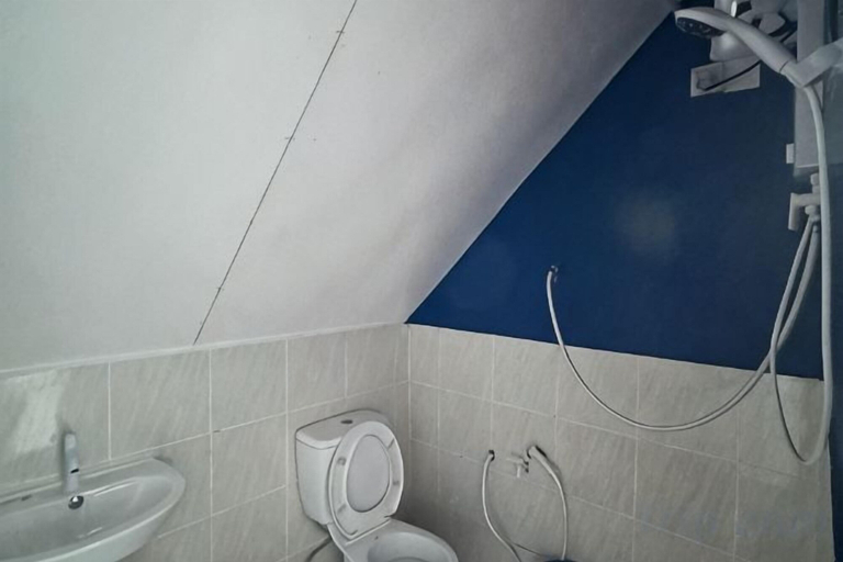 Bathroom 5, Adil Waterhouse Resort, Semporna