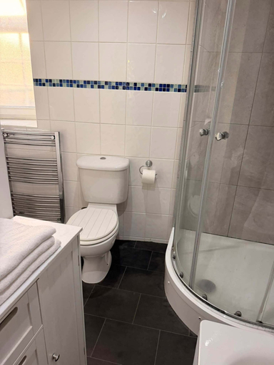 Bathroom 3, Crumplehorn Inn & Mill, Cornwall