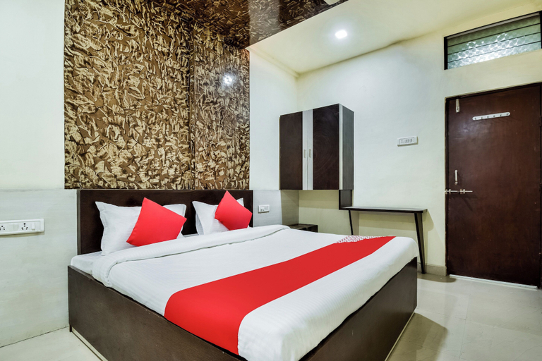 Others 5, Hotel O Hotel Aryan, Buldana