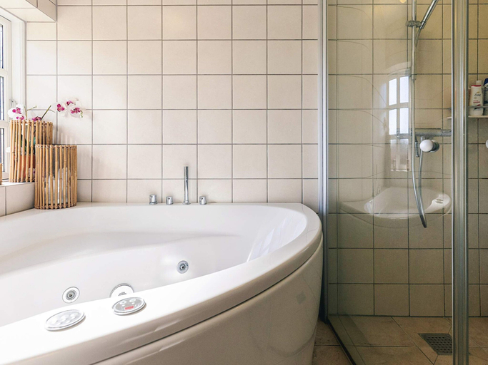 Bathroom 3, 4 Star Holiday Home in Humble, Langeland