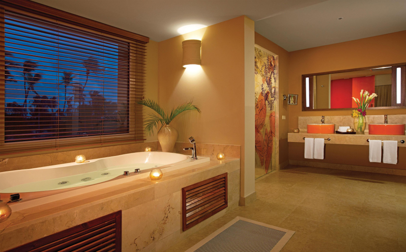 Bathroom 5, Breathless Punta Cana Resort & Spa - Adults Only - All Inclusive, Salvaleon de Higuey