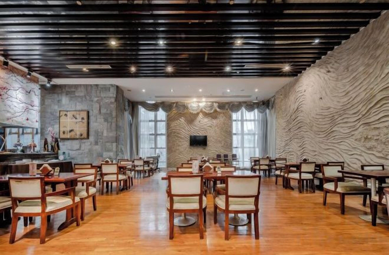 Food & Drinks 5, Fuding Jinlong Hotel Dong Station, Ningde