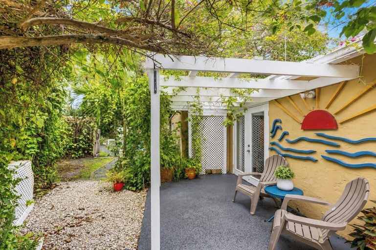 Others 2, 2 Homes Hot Tubs X2 Heated Pool Fire Pit 7 Bedroom Home, Palm Beach