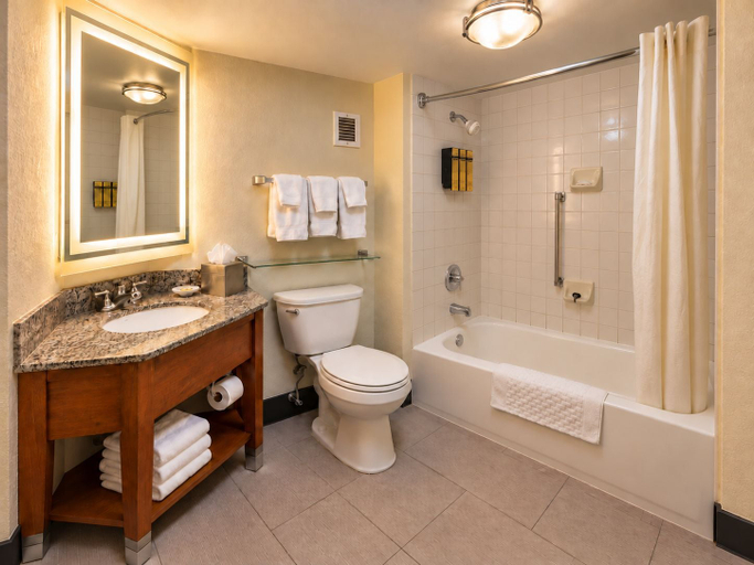 Bathroom 4, Grand Vista Richmond Airport Hotel, Henrico
