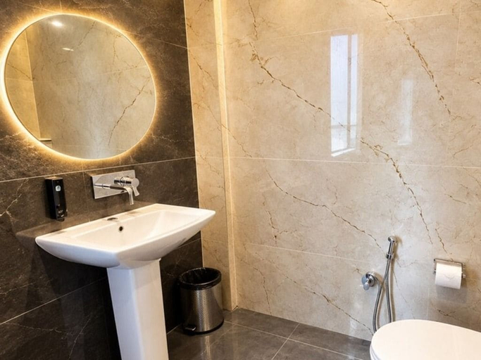 Bathroom 4, Hotel O Grand Park, Amritsar