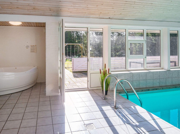 Others 4, 4 Star Holiday Home in Romo, Tønder