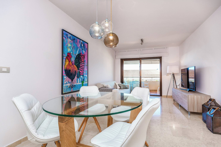 Others 2, Charming Apartment With a Terrace and Ocean View, Málaga