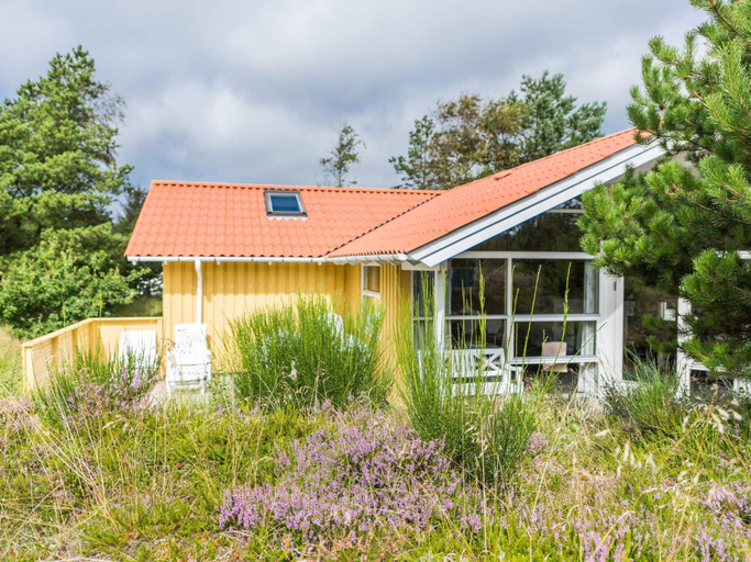 Exterior & Views, 4 Star Holiday Home in Henne, Varde