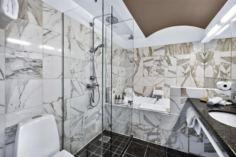 Bathroom 4, Phoenix Copenhagen, Copenhagen