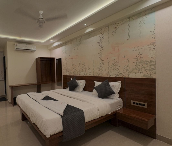Others 5, Hotel Supreme Stay, Pune