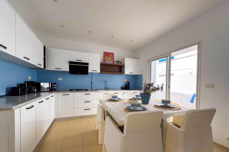 Others 3, Coste 2BR Terrace Central Sidi Bou Said, Carthage