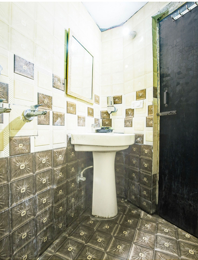 Bathroom, Hotel O by OYO Prayag Hotel, Ludhiana