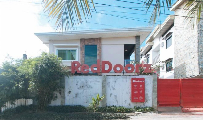 Exterior & Views 2, RedDoorz Hostel @ St Paul Village Lapulapu, Lapu-Lapu City