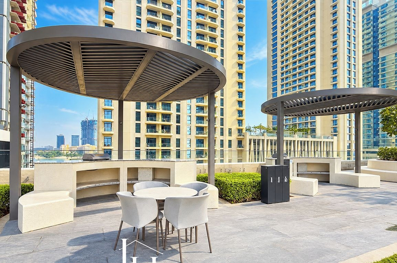 Food & Drinks, LUX The Beach Isle View Suite 2, Dubai